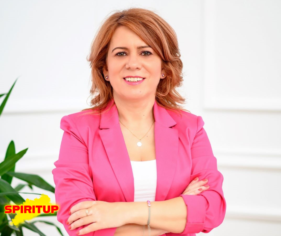 Coach Dina Maria Lut